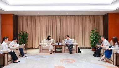 Peng Hao, partijski tajnik i predsjednik podružnice Zhejiang Kineske izvozno-uvozne banke, posjetio je Tongkun radi istraživanja.